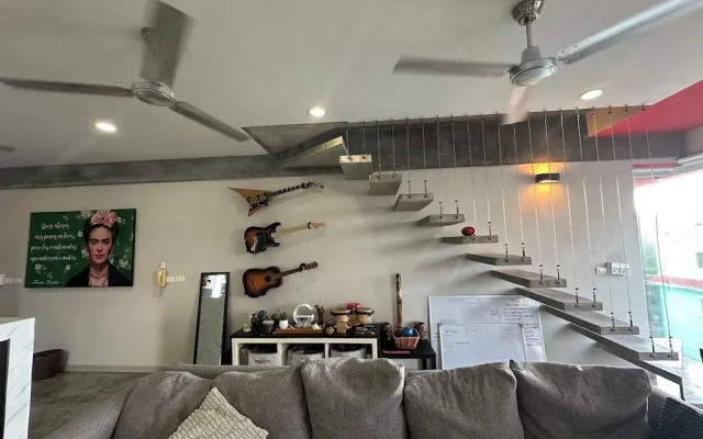 2BR Penthouse with Rooftop Pool