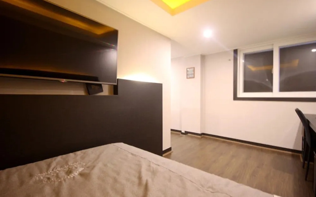 Busan Sajik Page