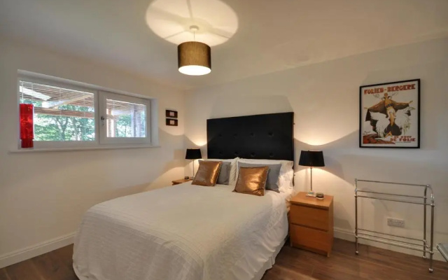 The Garden Apartment, Near Airport & City