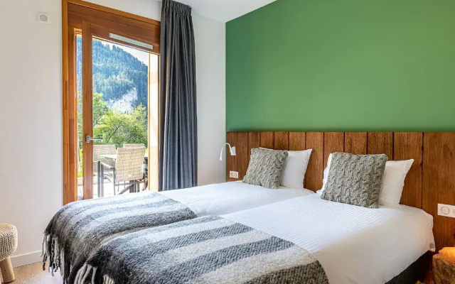 Luxurious apartment with balcony, ski lift 1.5 km away.