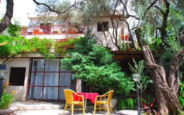 Guest House Elena