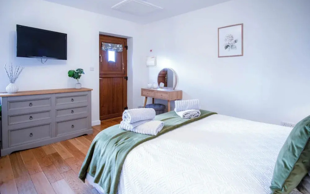The Beacon - 3 Bed - Ludchurch