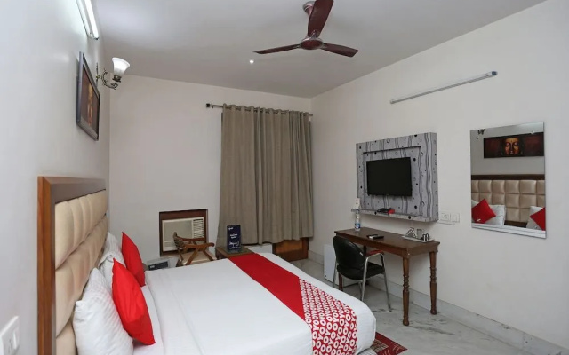 OYO 14445 Cyber Inn