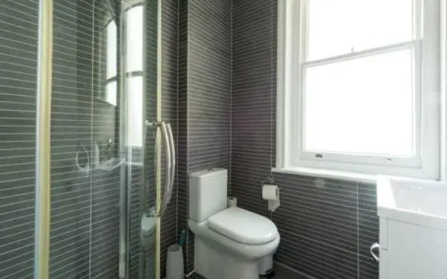 Gorgeous Apartment in Trendy Neighbourhood (Hm3)