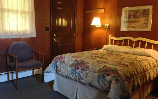 Indianhead Ironwood Motel
