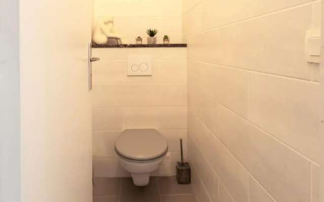 Air-Conditioned Apartment With Furnished Terrace & Parking Rated 3 Stars