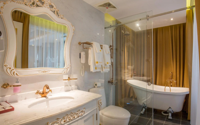 Hoang Trieu Hotel