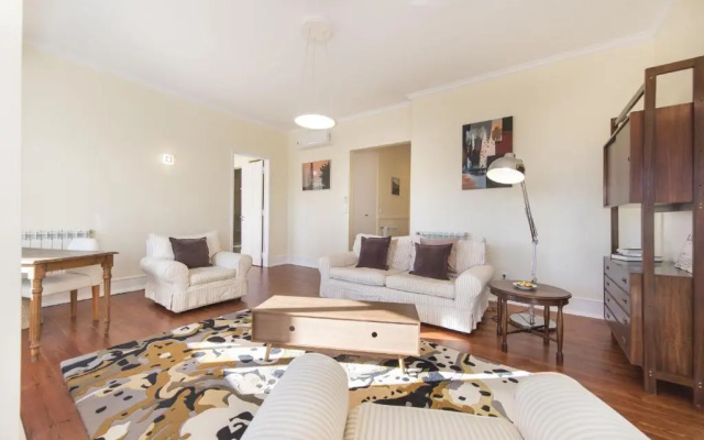 Spacious 4bdr River View