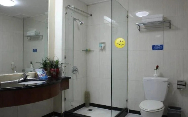Yicheng Business Hotel