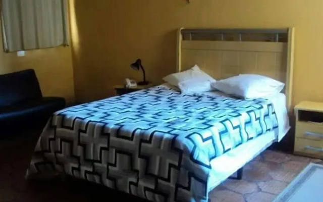 Everson Palace Hotel