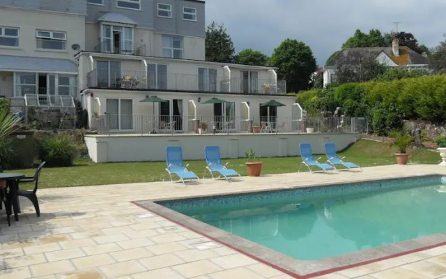 Burley Court Apartments