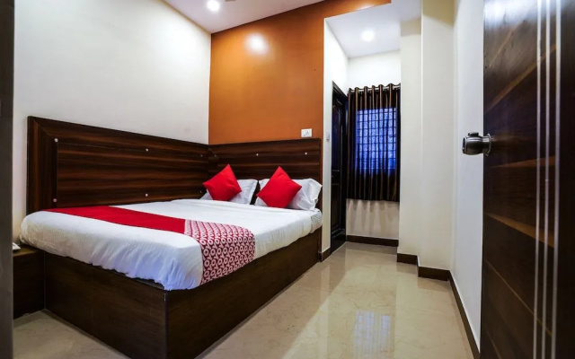 Oyo 18652 Hotel Golden Shah