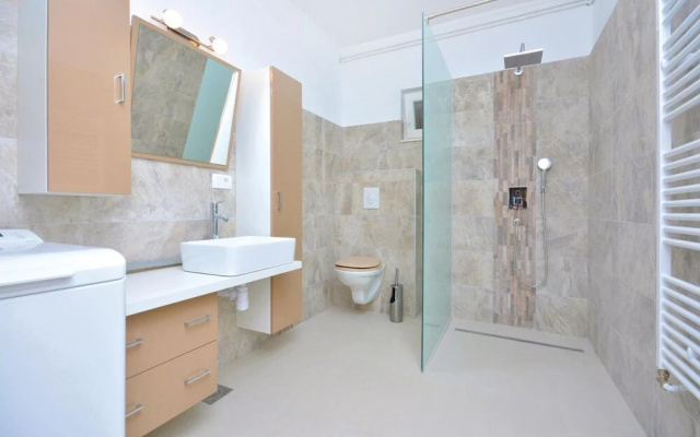 Amazing Home in Srinjine With Wifi and 3 Bedrooms