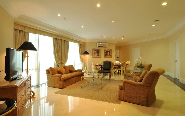 Batavia Hotel and Serviced Apartments