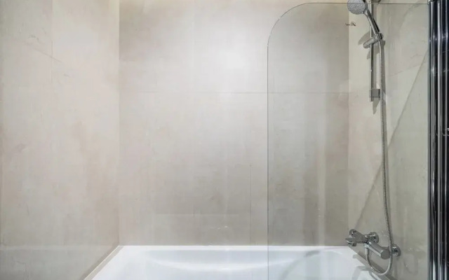 Elegant studio in Me Do Re Tower