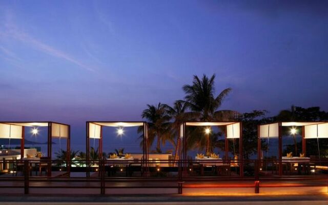 Отель La Flora Resort Patong Таиланд, Пхукет - 1 отзыв об отеле, цены и фото номеров - забронировать отель La Flora Resort Patong онлайн вид на фасад