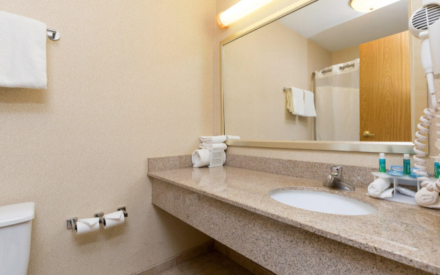 Holiday Inn Express Des Moines-At Drake University