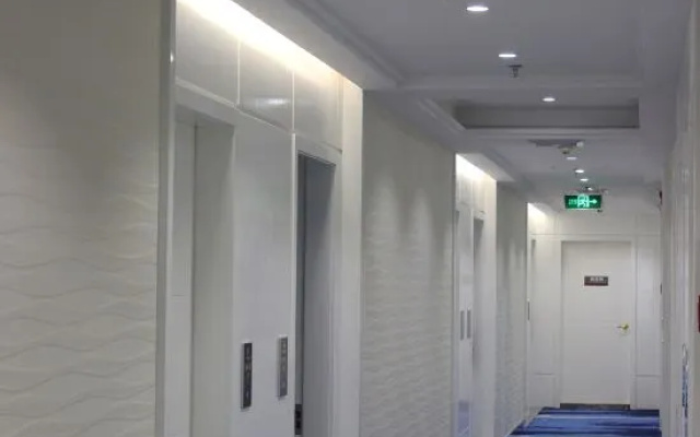 Changzhijiang Designer Hotel (Shantou Zhujiang Road Food Street Branch)