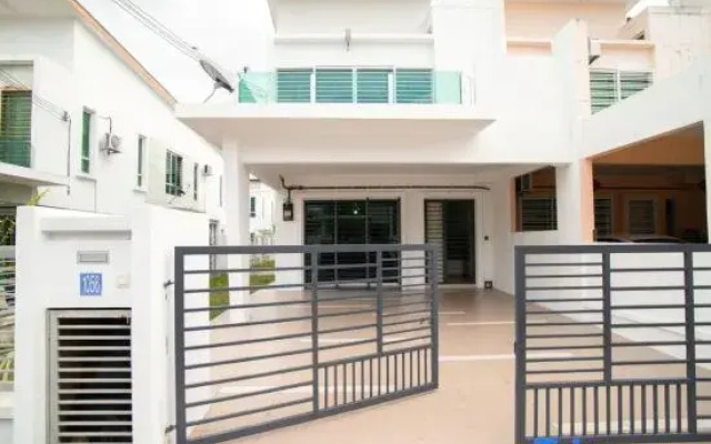 Seremban Spacious Sweet Home 15-19paxs