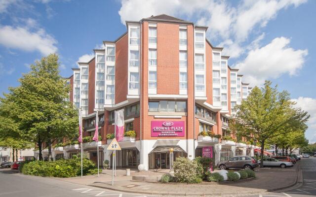 Отель Crowne Plaza Hannover вид на фасад