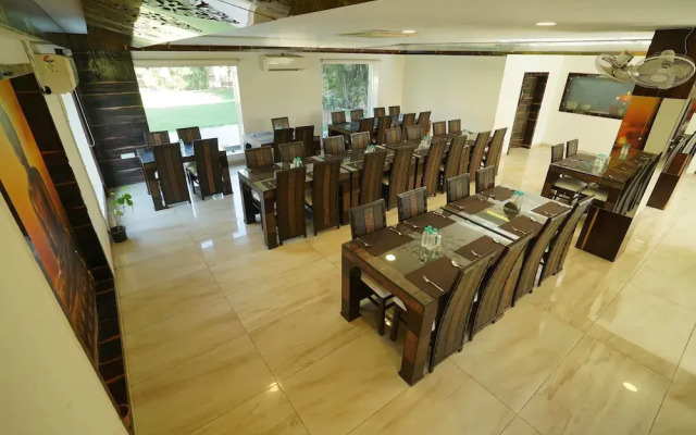 Hotel Varay Express