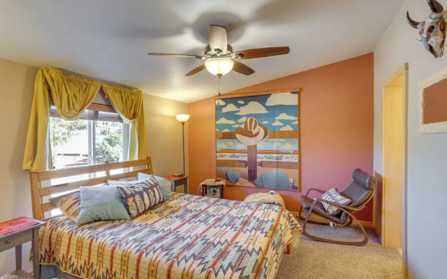 Stunning Views: Quiet Bluff Home Near Hiking!