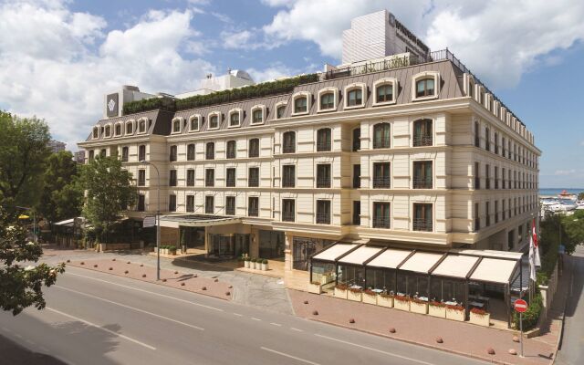 Отель Wyndham Grand Istanbul Kalamis Marina вид на фасад