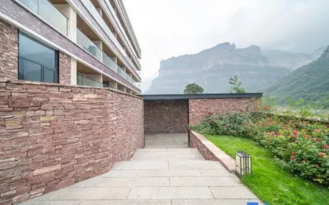 Yougu Zhilan Resort Hotel
