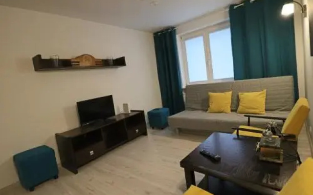 Apartment Mona Warsaw przy stacji metra