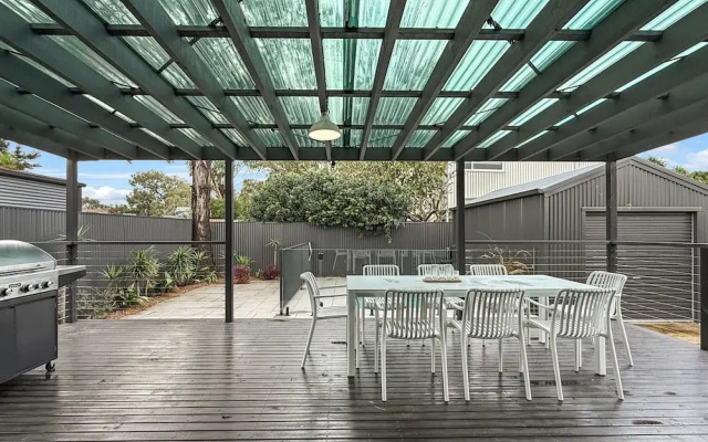 Spacious 3-bedroom Home With Private Pool & BBQ