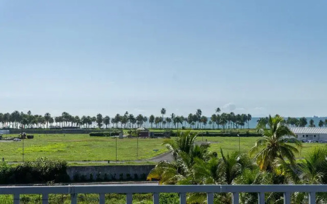 Ocean Breeze Apartment