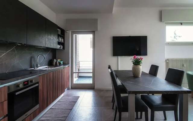 Stylish 2-Bedroom Apartment by Lake Como