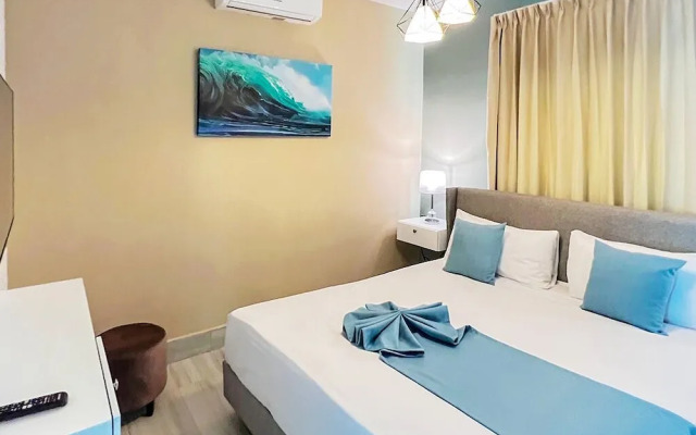 Playa Palmera Beach Resort