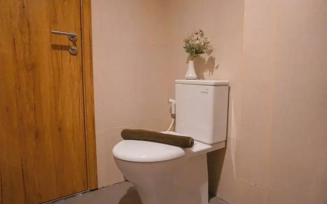 Cozy Studio Apartment At LRT City Jatibening