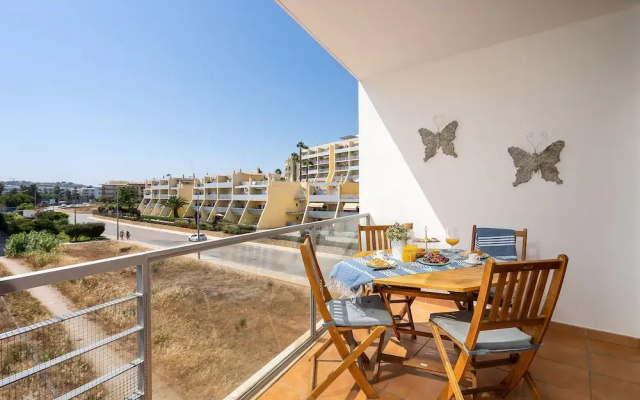 Sea La Vie Apartment
