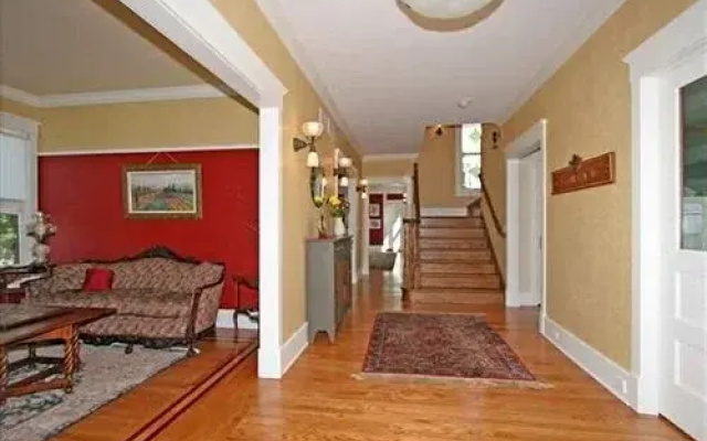 Barrington House Bed And Breakfast