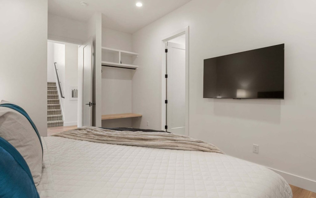 Pickleball Penthouse 10 Bedroom Home