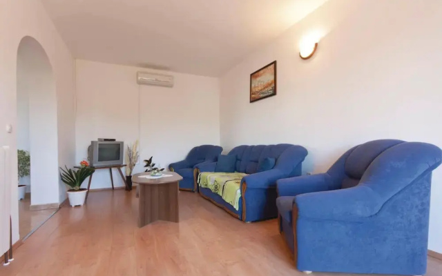 Nice Apartment in Barban With 2 Bedrooms