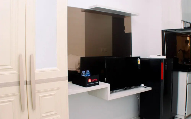 Well Furnished And Comfy Studio At Transpark Juanda Apartment