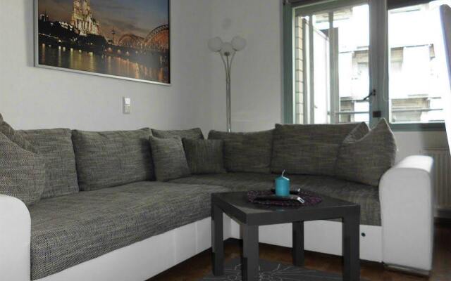 Апартаменты Star Apartments Cologne - Richard Wagner Strasse Кёльн комната для гостей