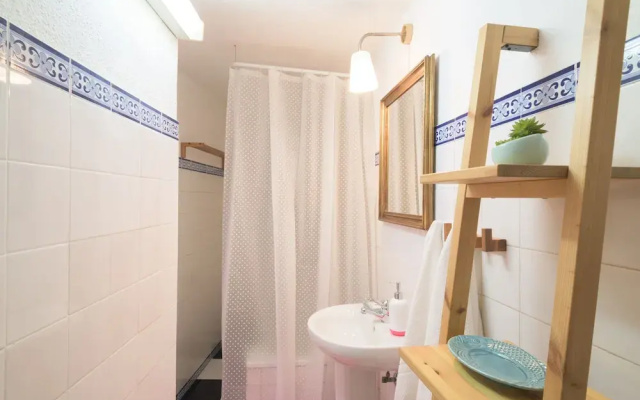 Light Filled Apartment near Chiado, By TimeCooler