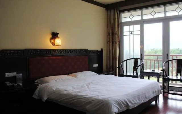 Yangshuo River Valley Resort Hotel