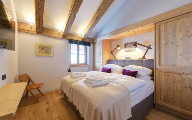 Chalet Silver Fox