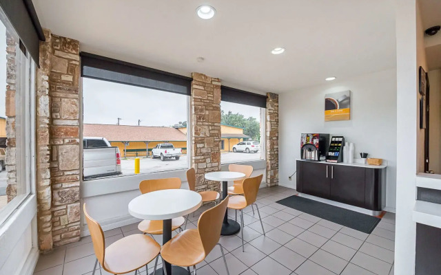 Motel 6 Boerne, TX