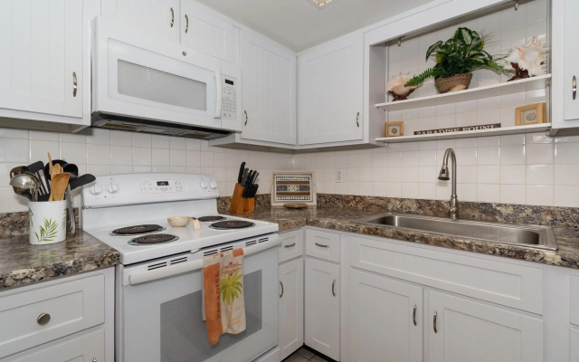 Sandpiper-Lovely direct beachfront condo ~ SP305