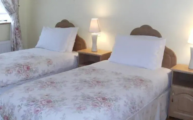 Inny River Lodge
