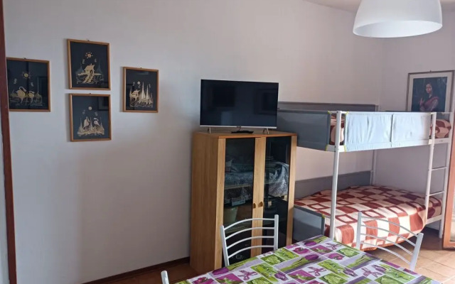 Seafront Apartment for Rent 6 Sleeps Skyscraper