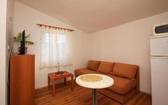 Apartments Ereš Žuronja
