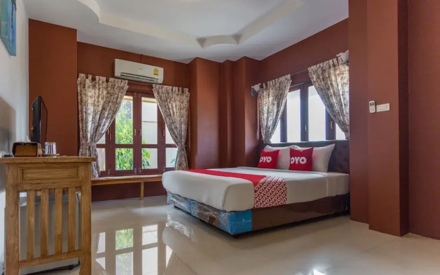 OYO Yellow Tique Hotel