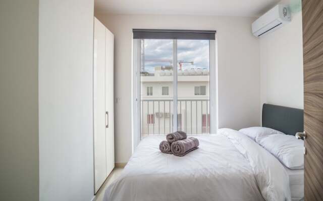 Отель Saint Julian's Penthouse Apartment Мальта, Сан Джулианс - отзывы, цены и фото номеров - забронировать отель Saint Julian's Penthouse Apartment онлайн комната для гостей